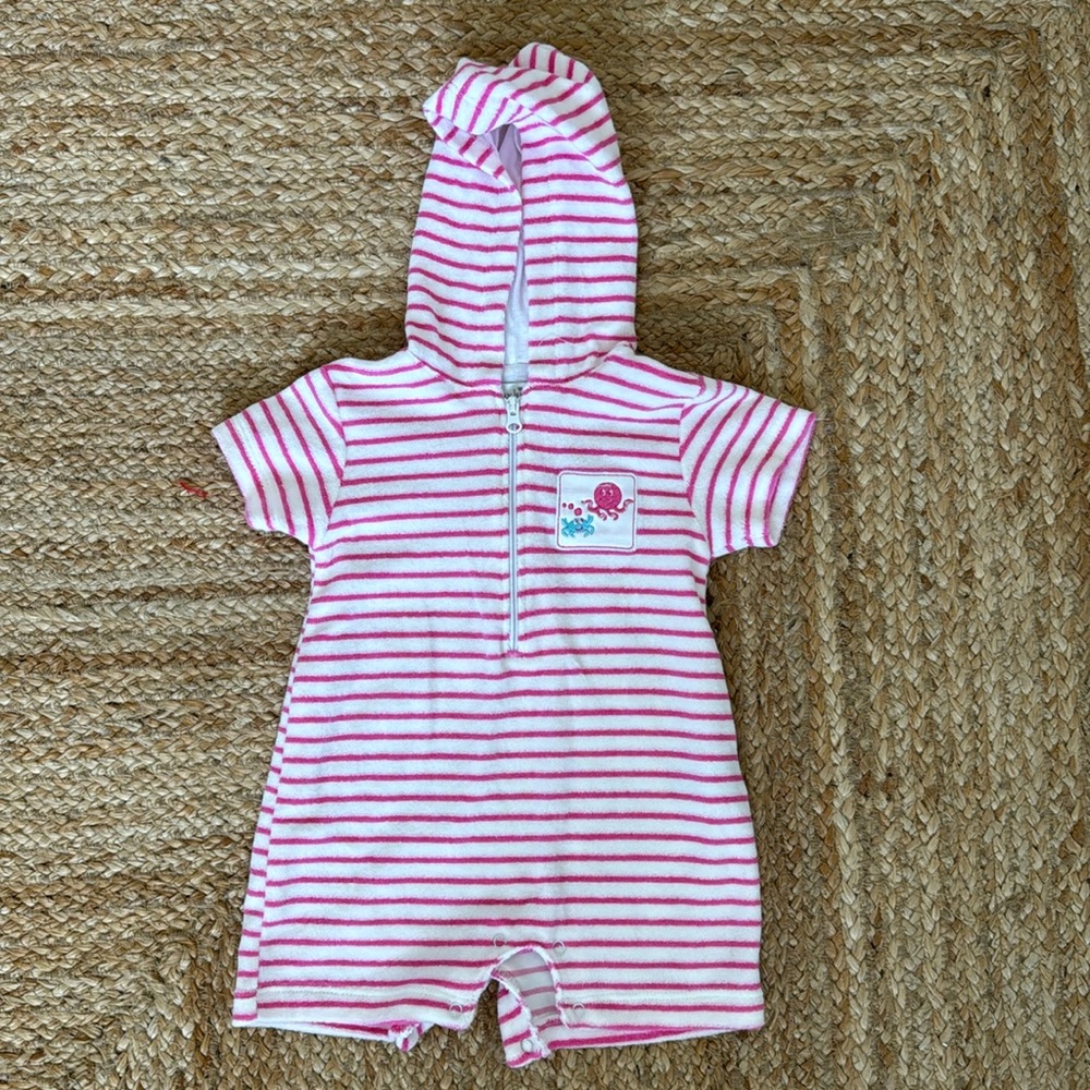 NWOT Kissy Kissy Hooded Outfit 3-6